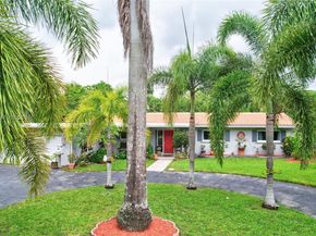 6285 Pine Ter, Plantation FL 33317