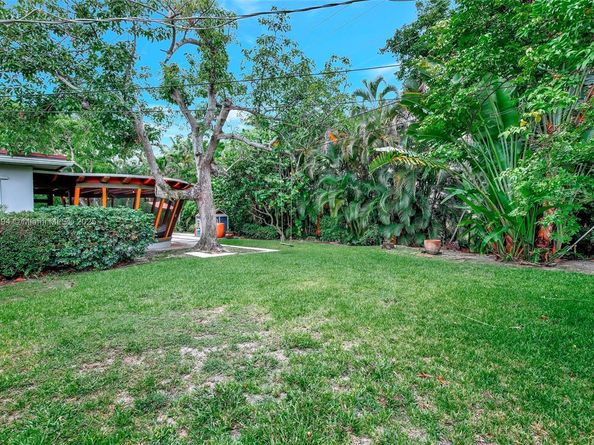 6285 Pine Ter, Plantation FL 33317