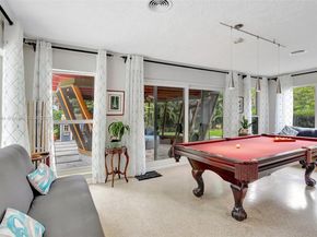 6285 Pine Ter, Plantation FL 33317