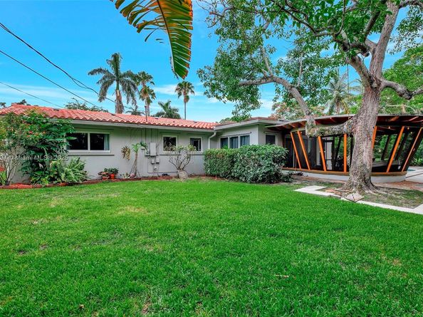 6285 Pine Ter, Plantation FL 33317