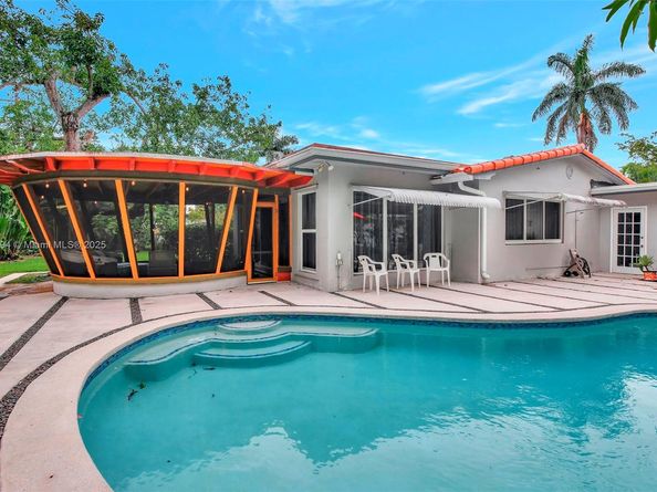 6285 Pine Ter, Plantation FL 33317