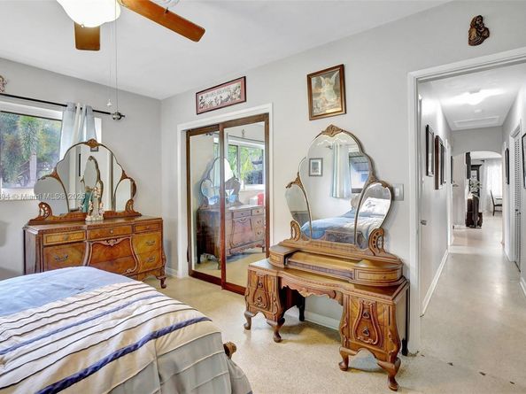 6285 Pine Ter, Plantation FL 33317