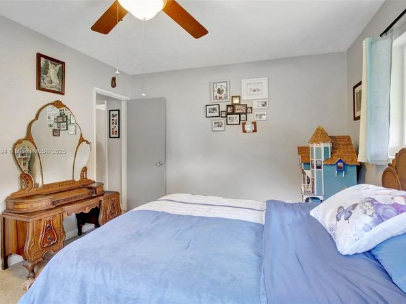 6285 Pine Ter, Plantation FL 33317