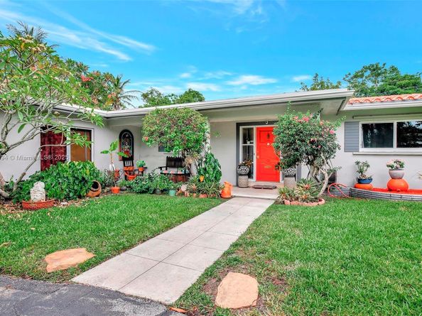 6285 Pine Ter, Plantation FL 33317