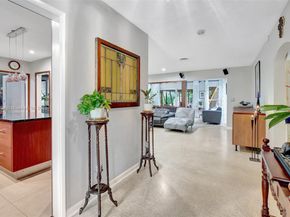 6285 Pine Ter, Plantation FL 33317
