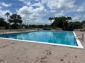 4160 Inverrary Dr 306, Lauderhill FL 33319