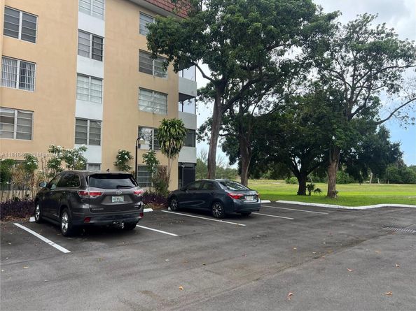 4160 Inverrary Dr 306, Lauderhill FL 33319