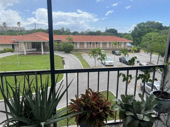 4160 Inverrary Dr 306, Lauderhill FL 33319