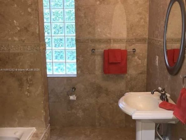 1511 Garfield St, Hollywood FL 33020