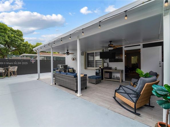 9746 SW 147th Ct, Miami FL 33196
