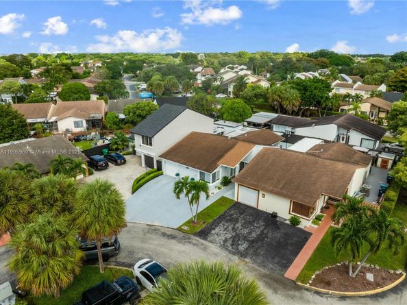 9746 SW 147th Ct, Miami FL 33196