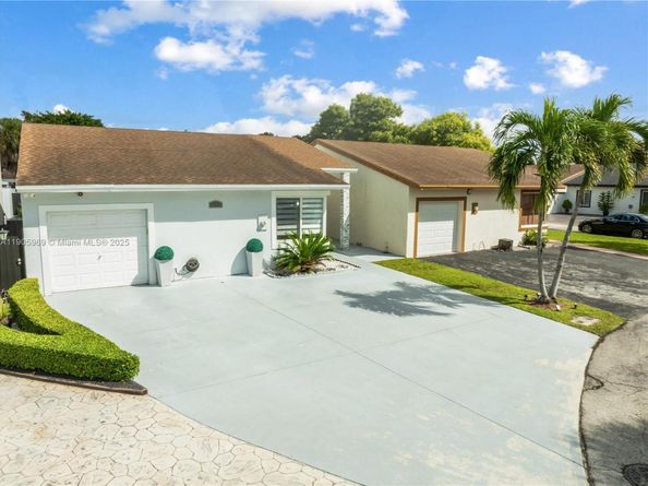 9746 SW 147th Ct, Miami FL 33196
