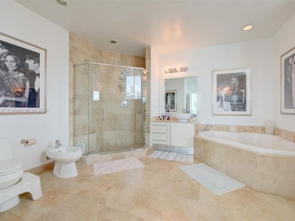 700 NE 25th St 1604, Miami FL 33137
