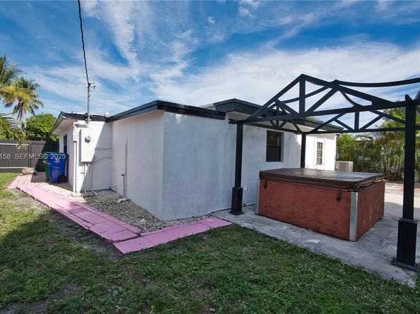 6424 SW 20th St, Miramar FL 33023