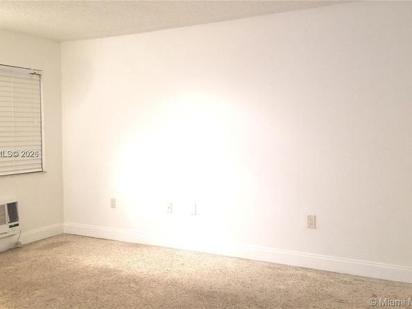 142 SW 18th Ave 9, Miami FL 33135