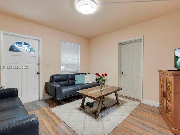 1449 NE 51st St, Pompano Beach FL 33064