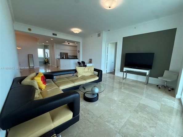 15051 Royal Oaks Ln 2601, North Miami FL 33181