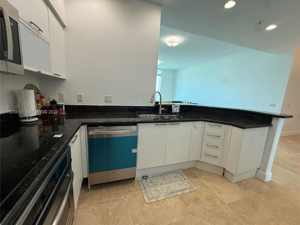 15051 Royal Oaks Ln 2601, North Miami FL 33181