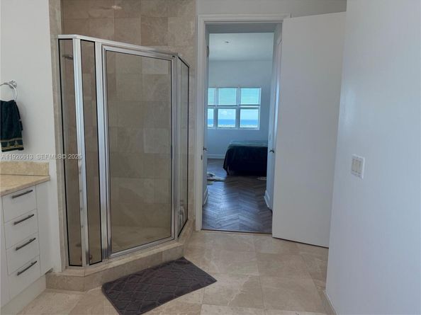 15051 Royal Oaks Ln 2601, North Miami FL 33181