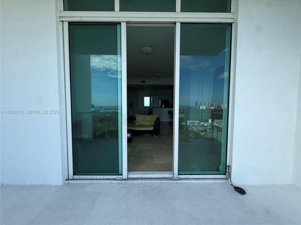 15051 Royal Oaks Ln 2601, North Miami FL 33181