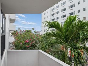 4301 Collins Ave 202, Miami Beach FL 33140