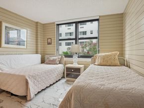 4301 Collins Ave 202, Miami Beach FL 33140