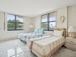 4301 Collins Ave 202, Miami Beach FL 33140