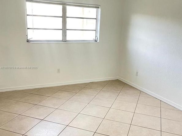 Undisclosed Address #A11857570, Miami FL 33143