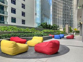 45 SW 9th St 1609, Miami FL 33130