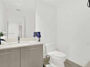 45 SW 9th St 1609, Miami FL 33130