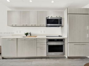 45 SW 9th St 1609, Miami FL 33130