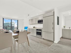 45 SW 9th St 1609, Miami FL 33130
