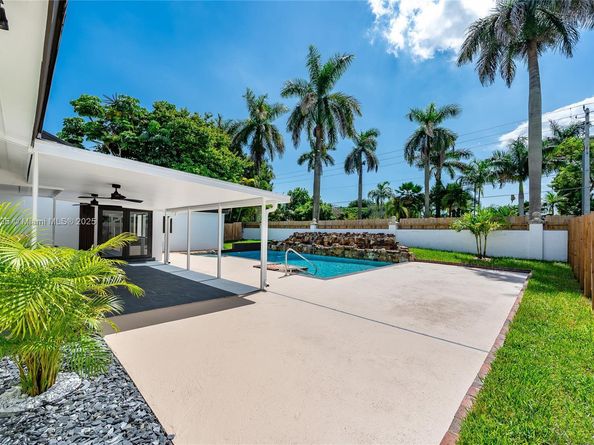 9230 SW 183rd Ter, Palmetto Bay FL 33157