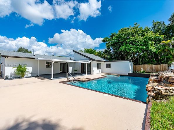 9230 SW 183rd Ter, Palmetto Bay FL 33157