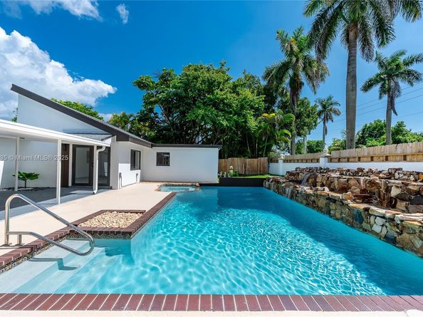 9230 SW 183rd Ter, Palmetto Bay FL 33157