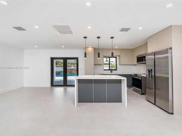 9230 SW 183rd Ter, Palmetto Bay FL 33157