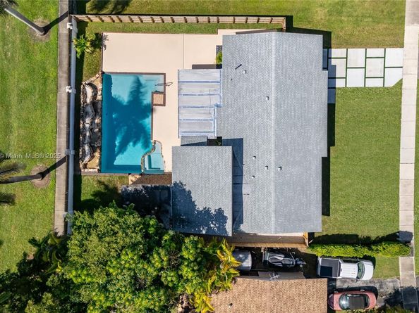 9230 SW 183rd Ter, Palmetto Bay FL 33157