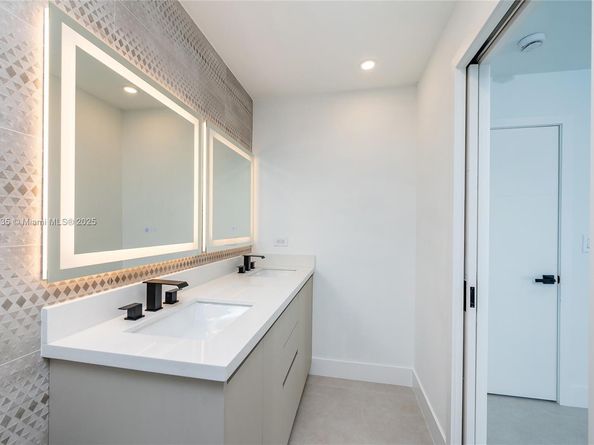 9230 SW 183rd Ter, Palmetto Bay FL 33157