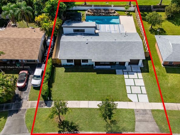 9230 SW 183rd Ter, Palmetto Bay FL 33157