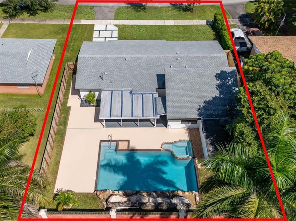 9230 SW 183rd Ter, Palmetto Bay FL 33157