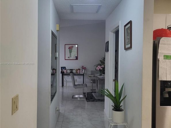 33 Meadows Dr, Boynton Beach FL 33436