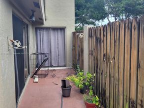 33 Meadows Dr, Boynton Beach FL 33436