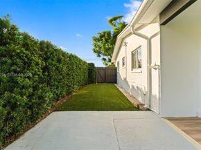 4440 NW 19th Ave, Oakland Park FL 33309