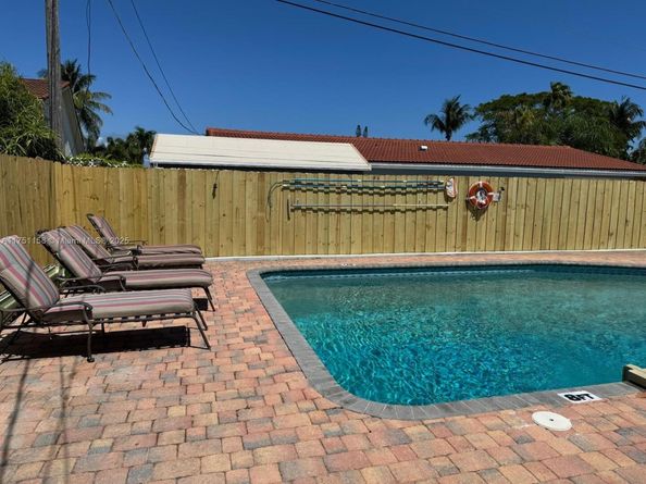 1660 NE 25th Ave, Pompano Beach FL 33062