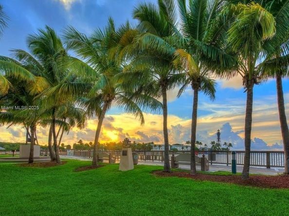 1660 NE 25th Ave, Pompano Beach FL 33062