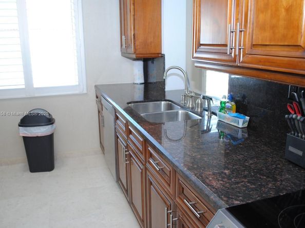 1660 NE 25th Ave, Pompano Beach FL 33062