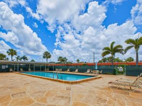 5800 W Fernley Dr W 9, West Palm Beach FL 33415