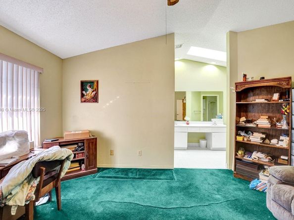 2350 E Lake Miramar Cir, Miramar FL 33025