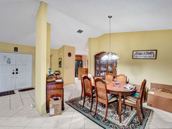 2350 E Lake Miramar Cir, Miramar FL 33025