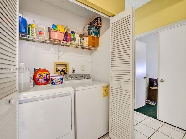 2350 E Lake Miramar Cir, Miramar FL 33025